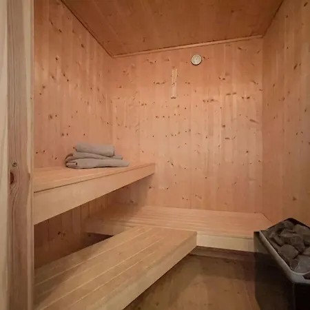 Hygge Hus Modern Retreat 格洛米茨